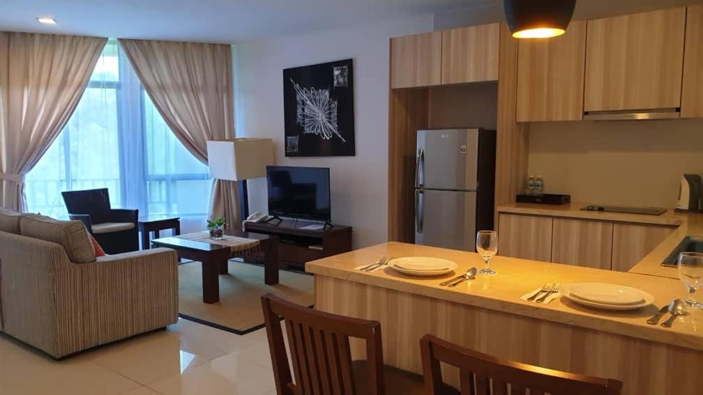 Samsuria Beach Apartment Resort Cherating Exterior foto